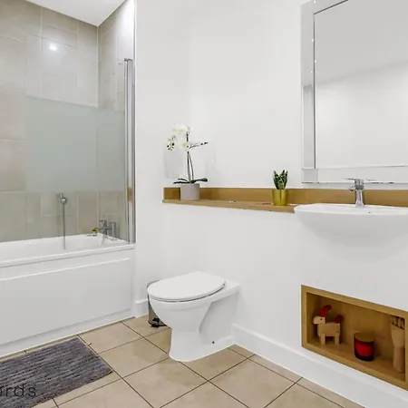 Exclusive 2 Bedroom Flat In Bromley By Bow Londra Esterno foto