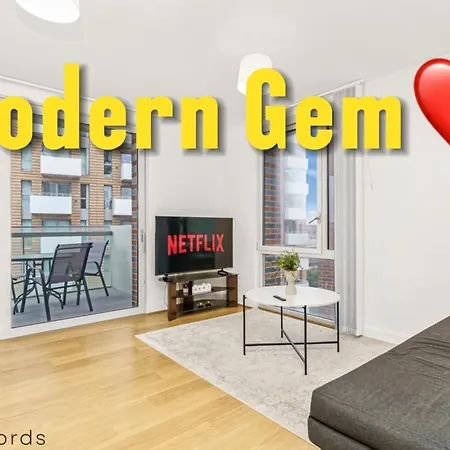 Exclusive 2 Bedroom Flat In Bromley By Bow Londra Esterno foto