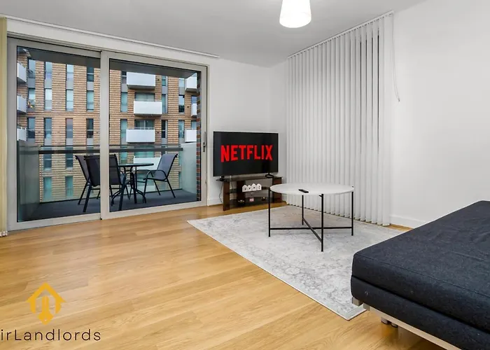 Exclusive 2 Bedroom Flat In Bromley By Bow